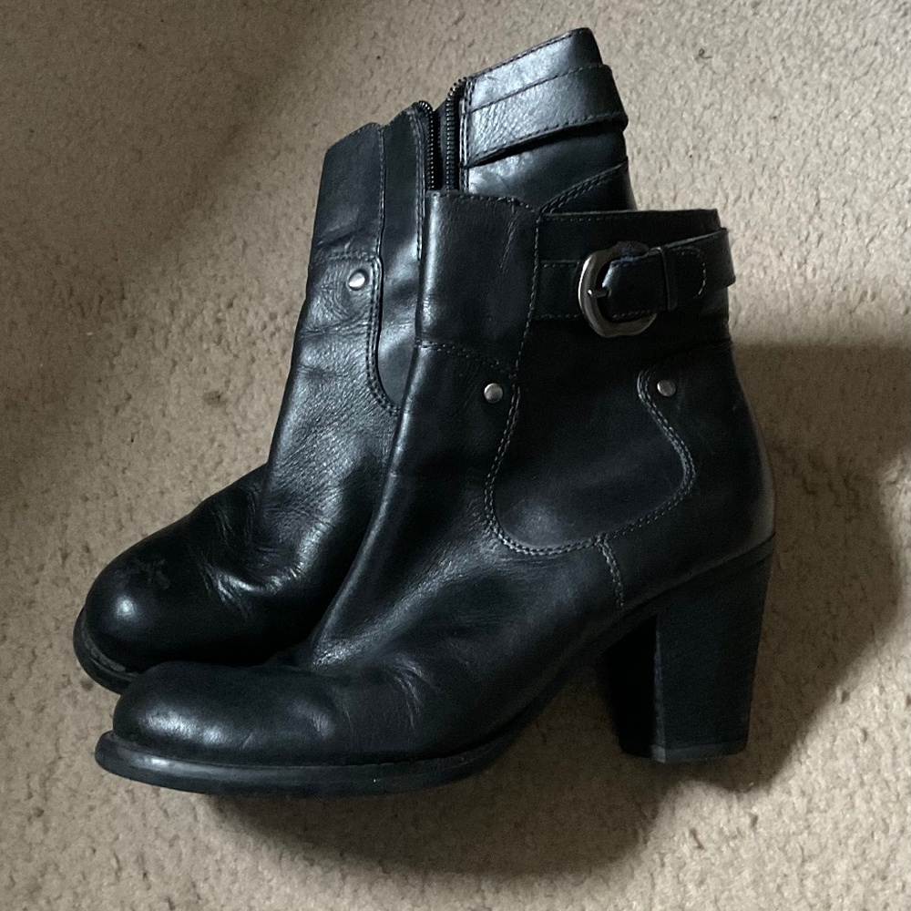 Naturalizer Women’s Leather Boots Size 7.5M